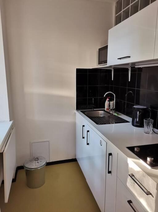 Cozy Studio In The City Centre Near Train Station 브라티슬라바 외부 사진
